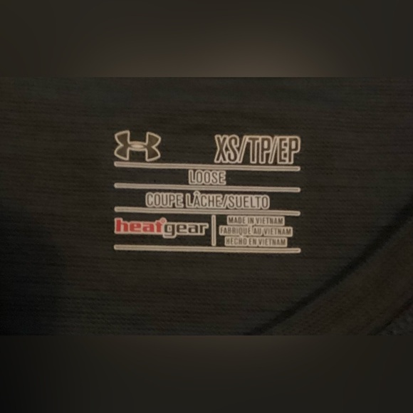 Two Women’s Under Armour Tees XS - Picture 9 of 11